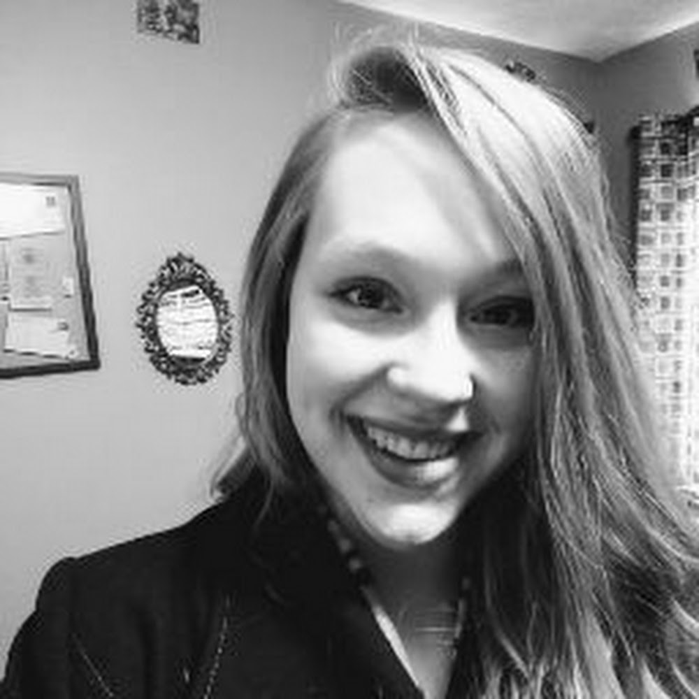 Meet your Posher, Becca